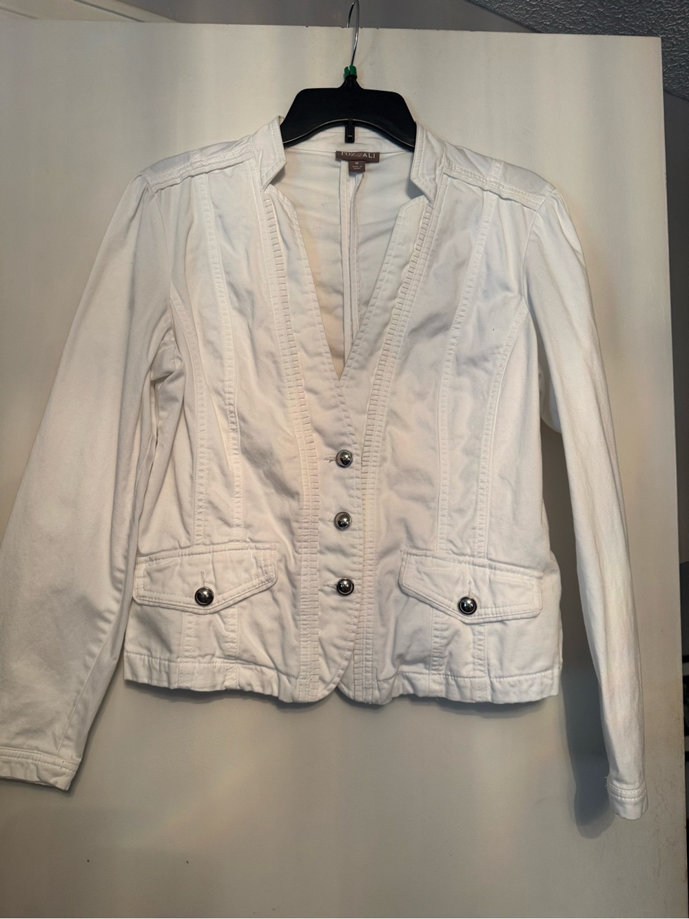 Roz & Ali White Tailored Button-Front Blazer